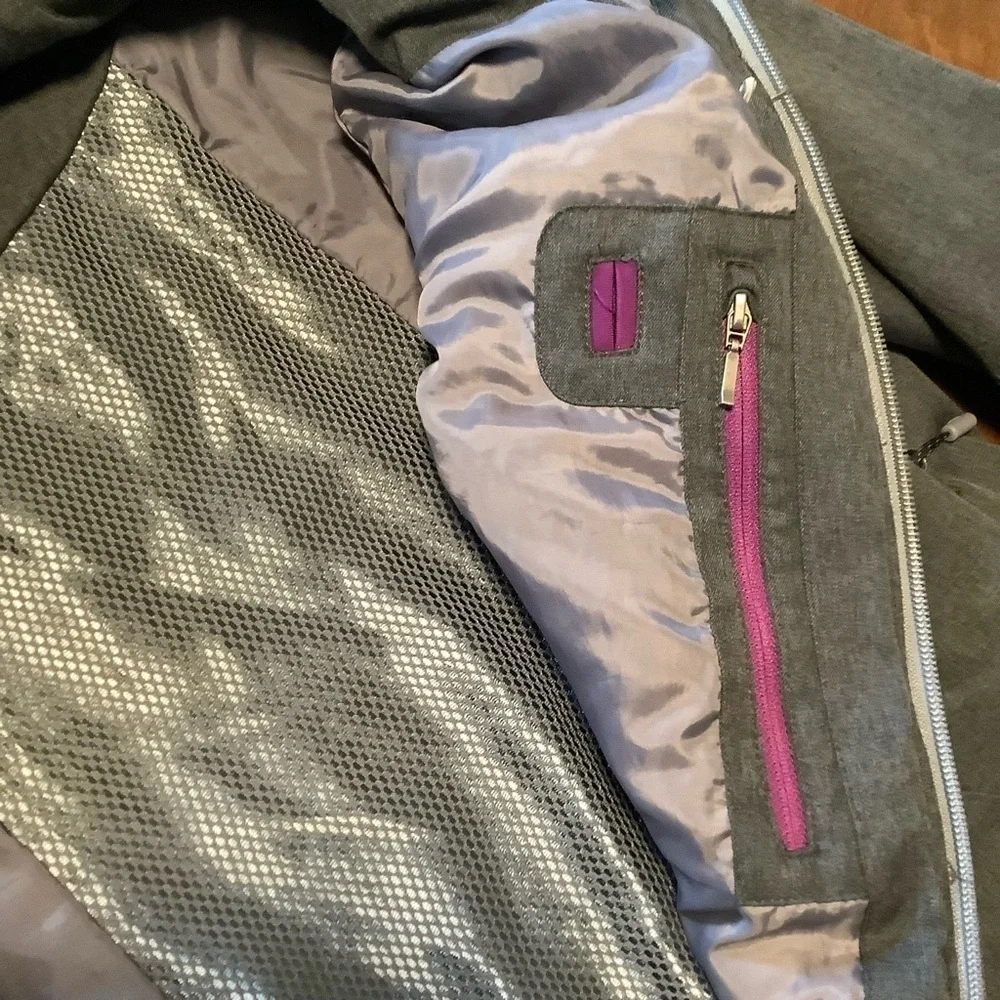 Firefly Rihanna snowboard jacket. Size M - Picture 7 of 13
